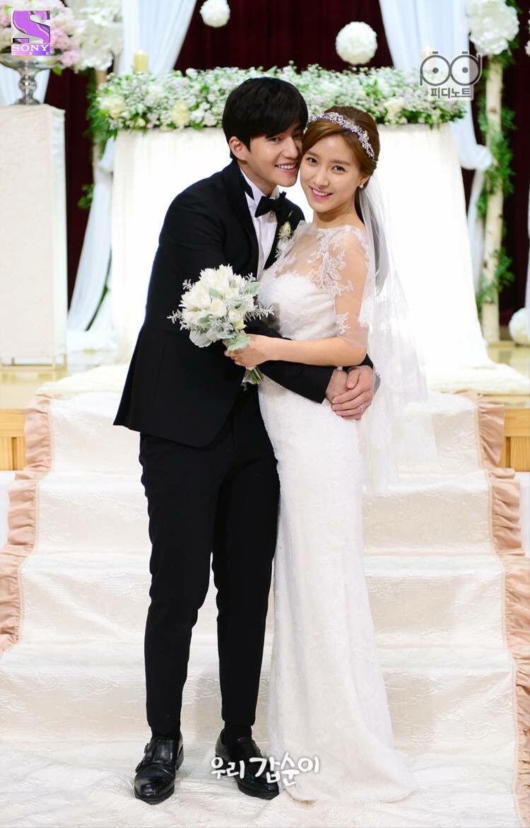 juli2pm's tweet photo. Eles foram meu WGM #SolimCouple favorito. Depois fizeram um dorama juntos #OurGabSoon certeza que rola alguma coisa entres eles. Ainda vamos ter o 3 casamento deles😂 Casamento virtual ✅ (WGM)
Casamento fictício ✅ (Dorama)
Casamento vida real : carregando kkkk https://t.co/ChsWLQc0DU
