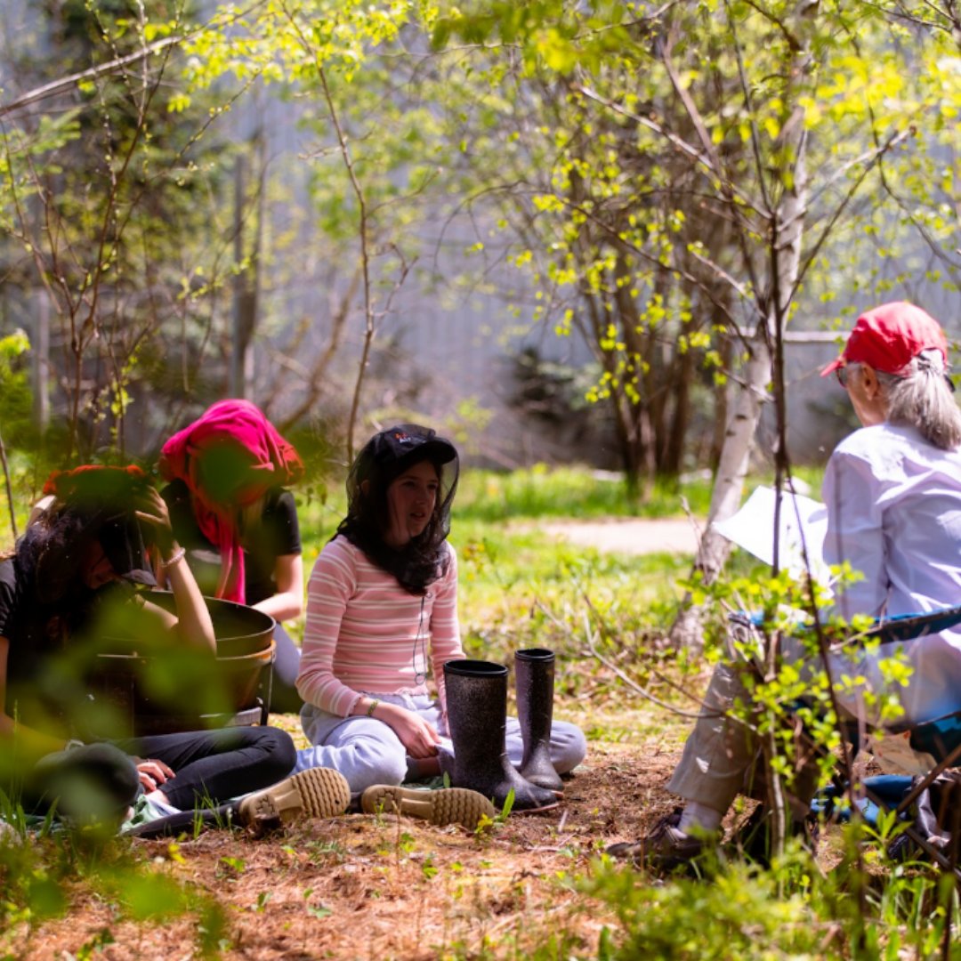 Merci à tous nos bénévoles, parents et accompagnateurs ! 😍
🐸🌳💧🐾
Sortie nature avec les classes de 6e année de Youville et de Germain-Caron🧐

Merci à notre commanditaire Caisse Desjardins du Nord de Lanaudière

Crédit photos : Guy Charpentier
#enactionpourleau #Moisdeleau