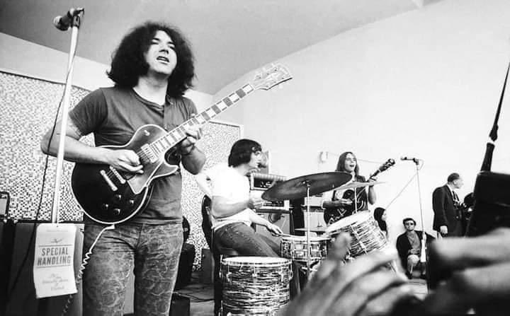 GratefulDeadHub's tweet photo. ~Photos of the day~ 
@GratefulDead @reddit #GratefulDeadSub #MemberSubmitted (photo pull #CopperdomeBhodi) 6/1/67 Thompkins Square Park, NYC (📸Bill Senft, David Burnett, Fred McDurrah) https://t.co/83VlsMHKtk