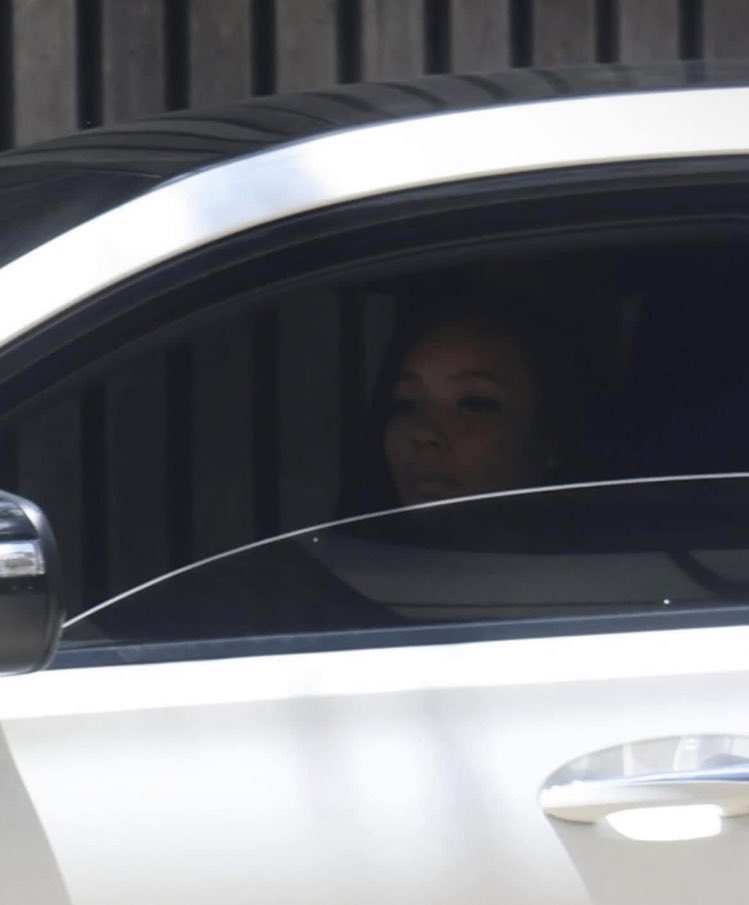 MarLife_'s tweet image. The girl in the car is most definitely me