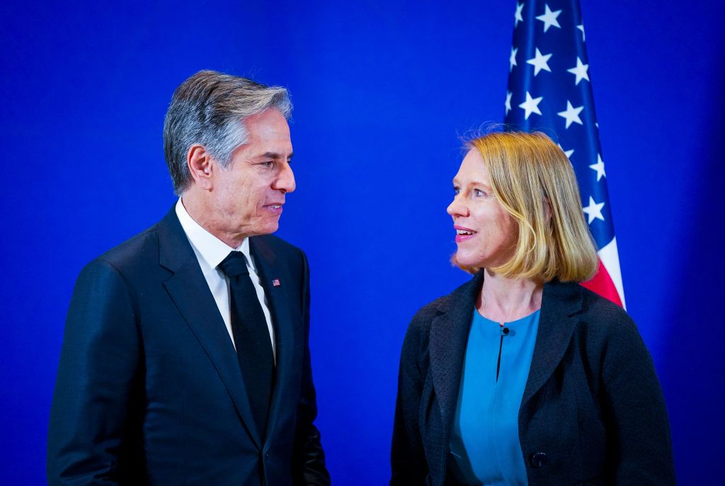 🧵1/6 The U.S. will establish a diplomatic post in the Arctic Norwegian city of Tromso, something that will “deepen [U.S.] engagement in the High North,” U.S. Secretary of State Antony Blinken announced on Thursday.