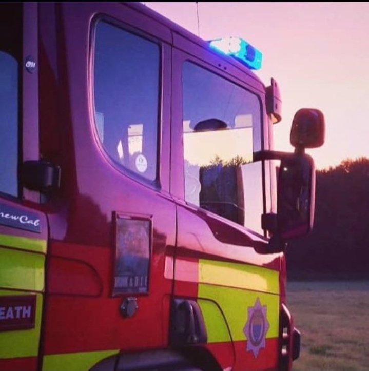 Our crews will be attending Lindfield Village Day this Saturday. Please come say hello and find out how you can stay safe whilst celebrating this summer. You can also see and learn about the equipment we carry on our appliance. #summer #Lindfield #community #BBQsafety