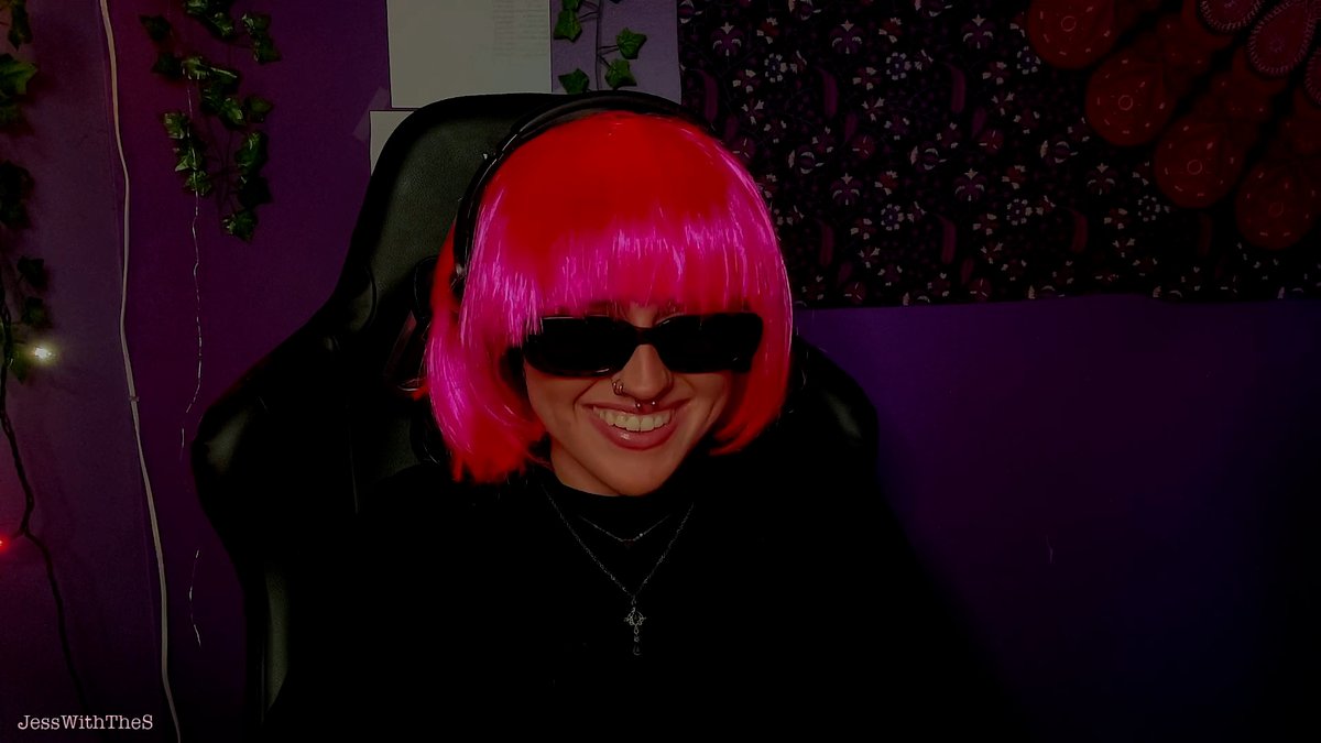 jesswiththes's tweet photo. DO YOU VEAR VWIGZ? HAVE VU VWORN VWIGZ? I do... on stream when I'm feeling extra pwetty... #wigs #prettykitten https://t.co/SnBU9VM4ke https://t.co/2EnrniGAOs