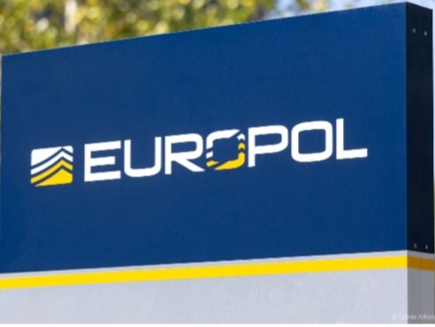 dopovovoz1's tweet image. ...QUE PODRIDÃO!

INDEPENDENTEMENTE DO QUE VAI DIZER:
#ANTONIO #MENDONÇA #MENDES

SOBRE A ACTUAÇÃO DO SIS QUE JA FOI EXPLICADA POR:

■ANTONIO COSTA
■A CHEFE DE GABINETE MARIA EUGENIA
■JOÃO GALAMBA
■E MARCELO 

TUDO ISTO TÊM DE SAIR DA DEPENDÊNCIA DO 1° MINISTRO
RAPIDAMENTE !