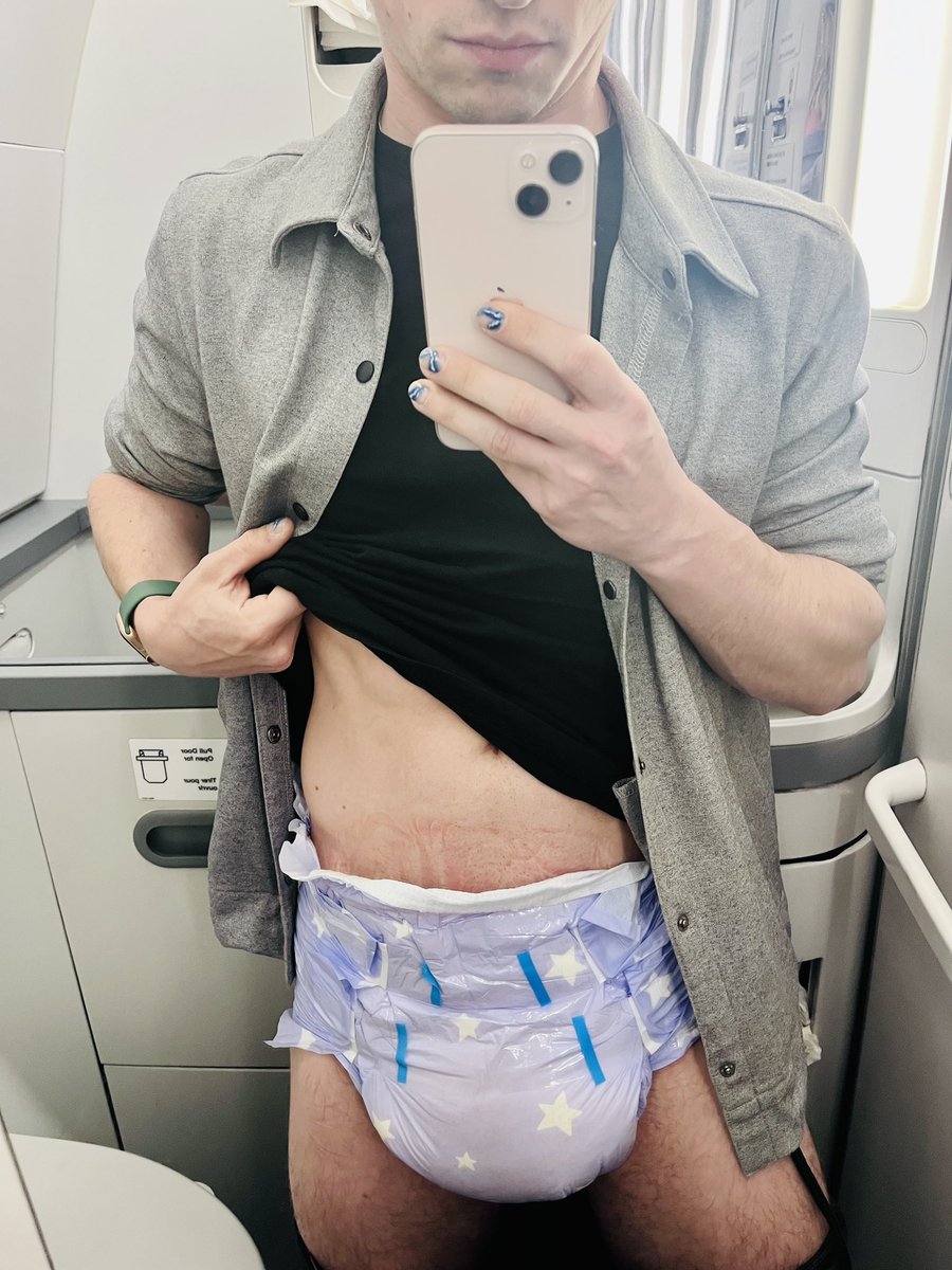 The flight crew announced “limited washroom availability” on the plane and suggested everyone “go potty” — their words, not mine — before boarding. Joke’s on them cause my washroom availability never limited. And of course @BroSitter still made me do a mid-flight diaper check 🫣