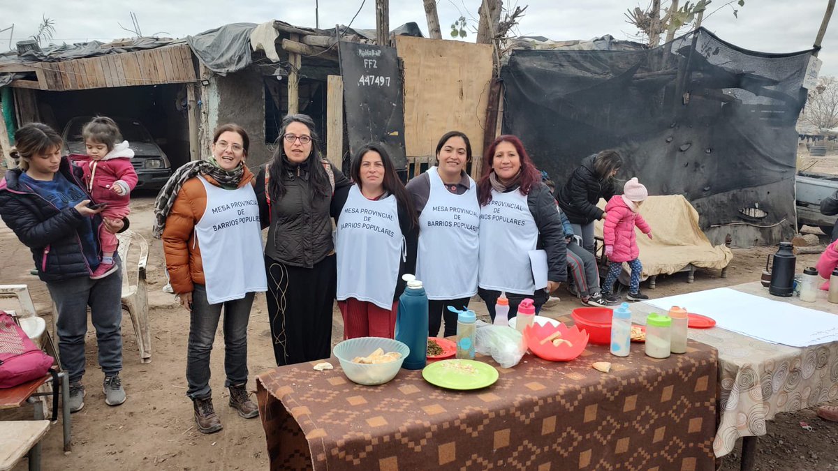 ChazarretaLau's tweet photo. Hoy estuvimos en el Callejón Comunero “Esperanza” de Rivadavia.

Ante las amenazas de desalojo las familias se organizan para defender sus derechos y la Ley Nacional de Barrios Populares.

Basta de Amenazas, Agresiones y Discriminación.

#LaViviendaEsUnDerecho https://t.co/3S8IgGnsmC