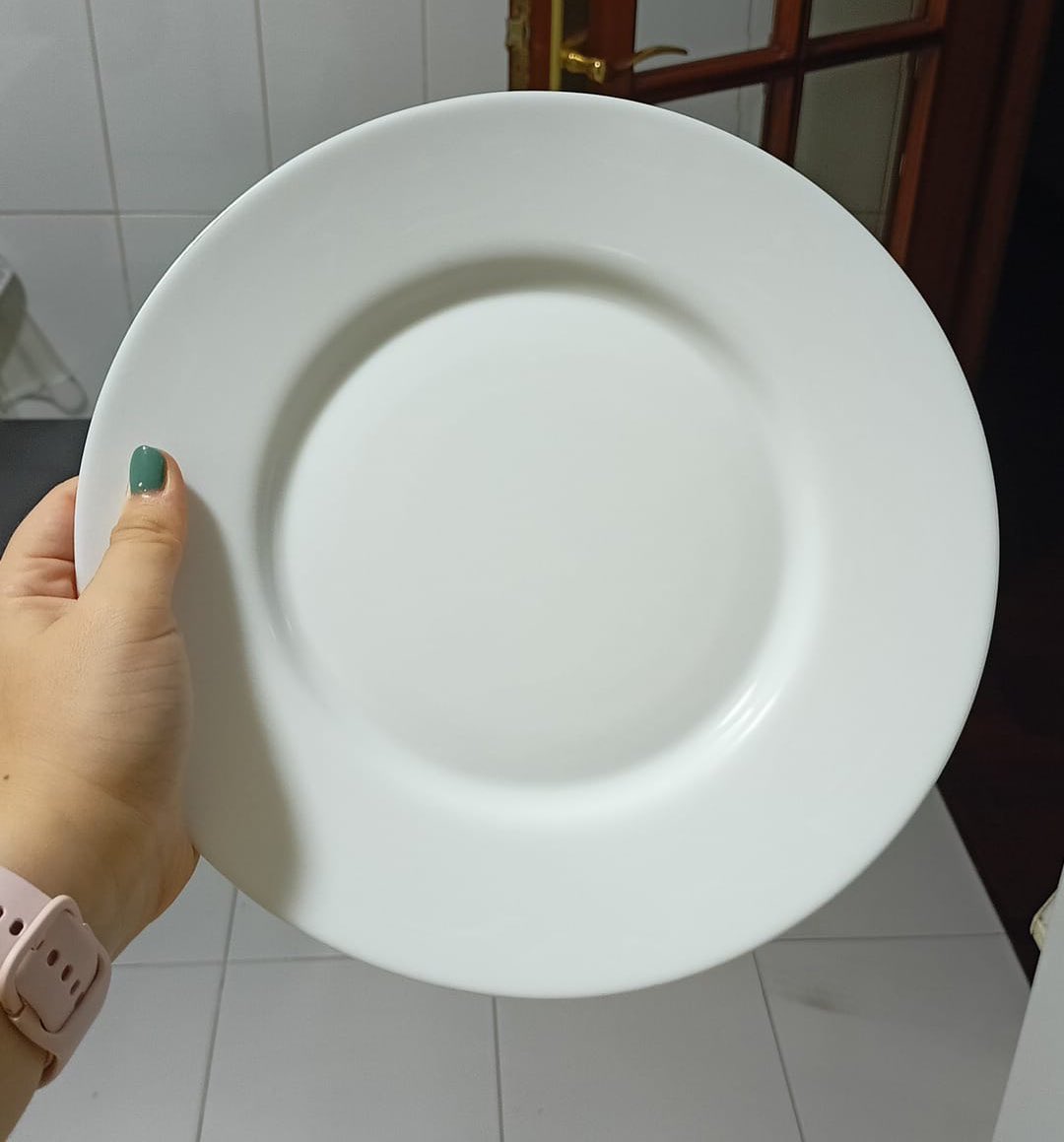 Noerosee_'s tweet photo. Mejor amiga? 
Mejor amiga es la que se levanta de cama para mandarte una foto de los platos de su casa solo por que te ha entrado la duda de cómo son… https://t.co/BZ6JvC8kIz