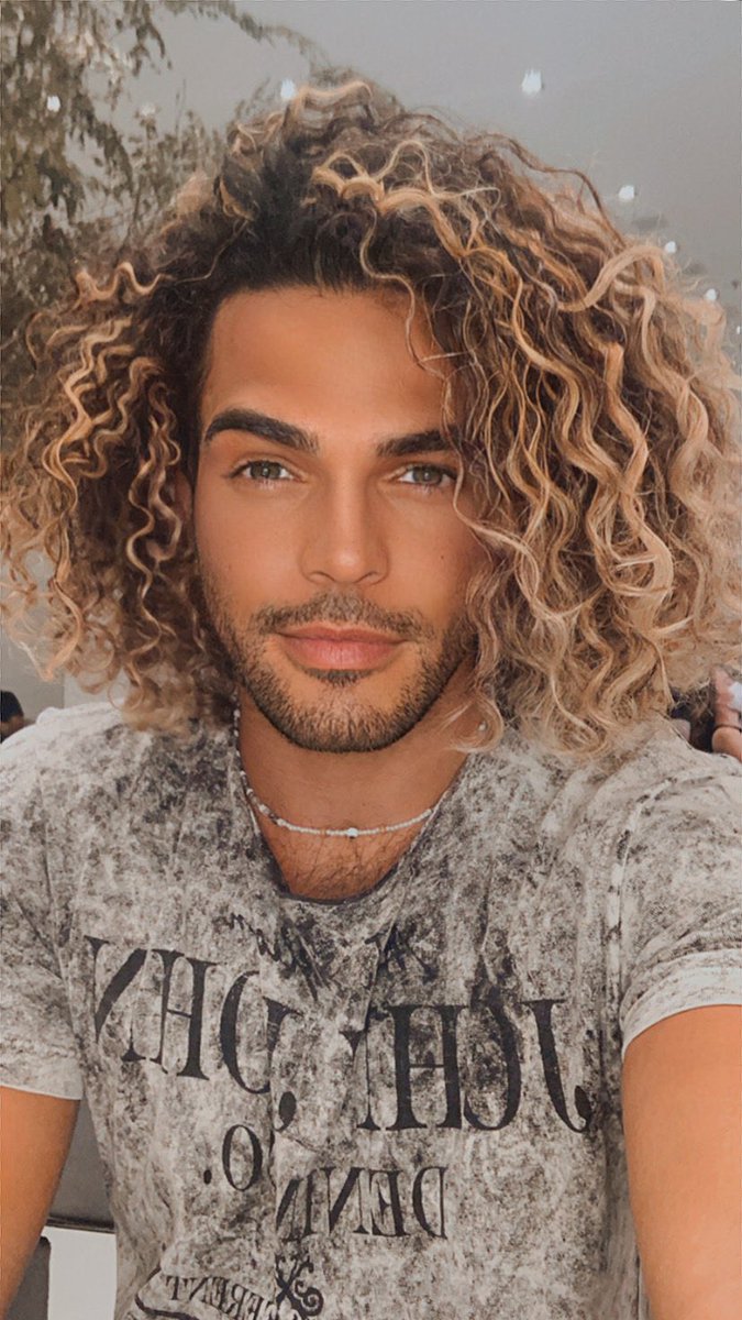 omeninodorio_'s tweet photo. Cabelo longo / cabelo curto https://t.co/E8HPigLcYq