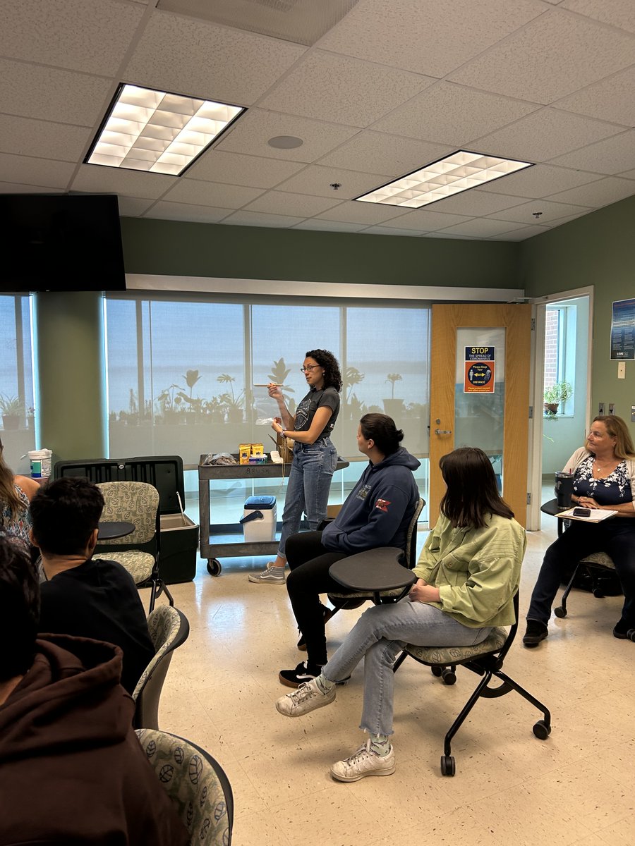 The <a href="/VIMS_News/">Virginia Institute of Marine Science</a> research experience for undergraduates (REU) program began this week! During the orientation, SWMS@VIMS co-leads <a href="/gd_molino/">Grace Molino</a> and <a href="/akschneider10/">Alex Schneider, PhD</a> introduced the REUs to safe and inclusive field work- including building a field work kit ! #fieldwork #REU
