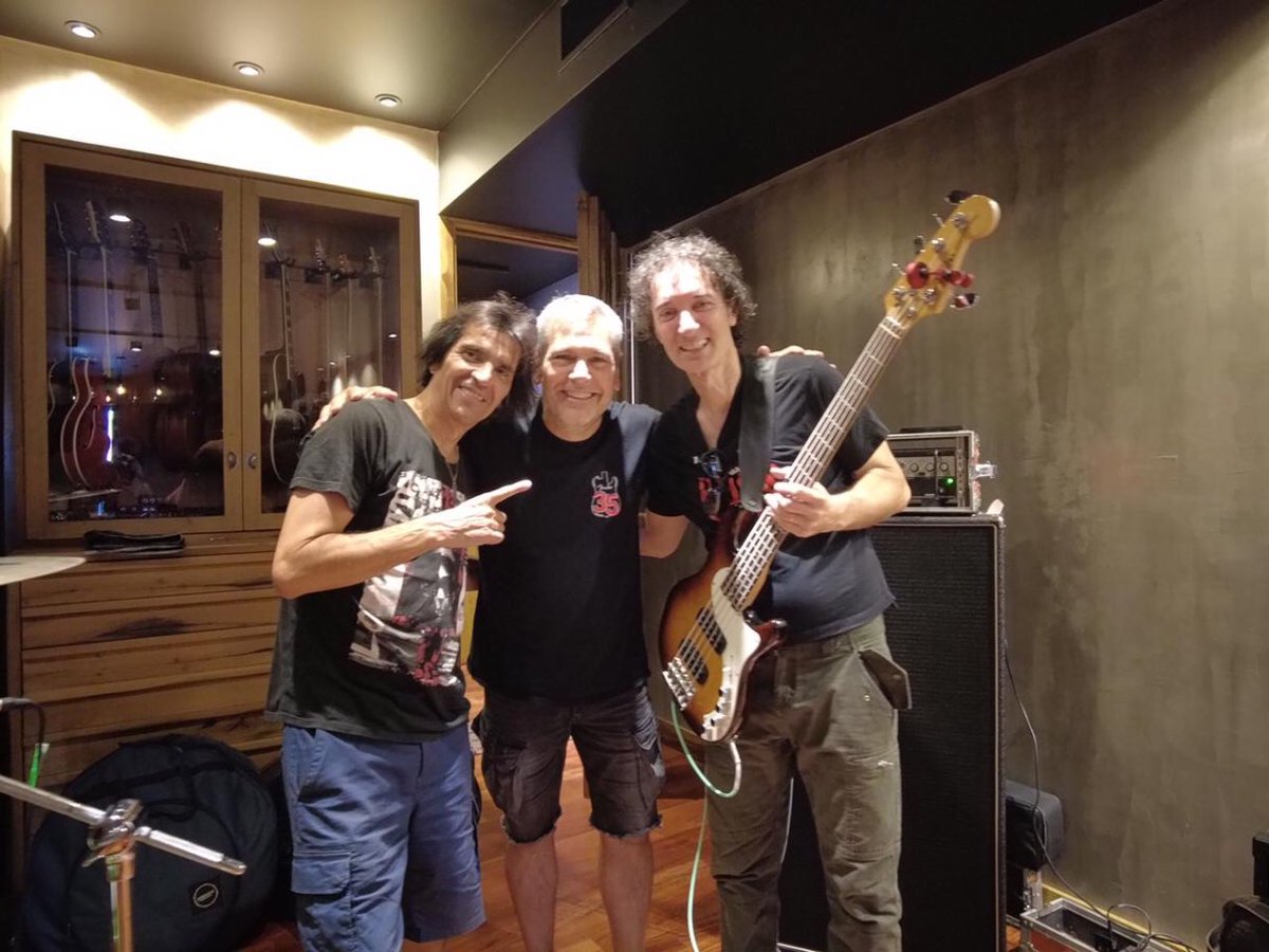 La base demoledora Con los master,! <a href="/jotamorelli_/">jotamorelli</a> #guillevadala