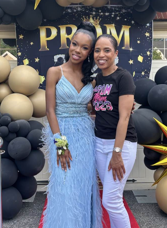 AlsobrooksForMD's tweet photo. #ThrowbackThursday to Alex’s prom in April. 💃🏾
Her #PromSquad made her experience unforgettable! I cherish these moments and couldn’t be more proud of my sweet girl. ❤️ https://t.co/NUNyXTGcVZ