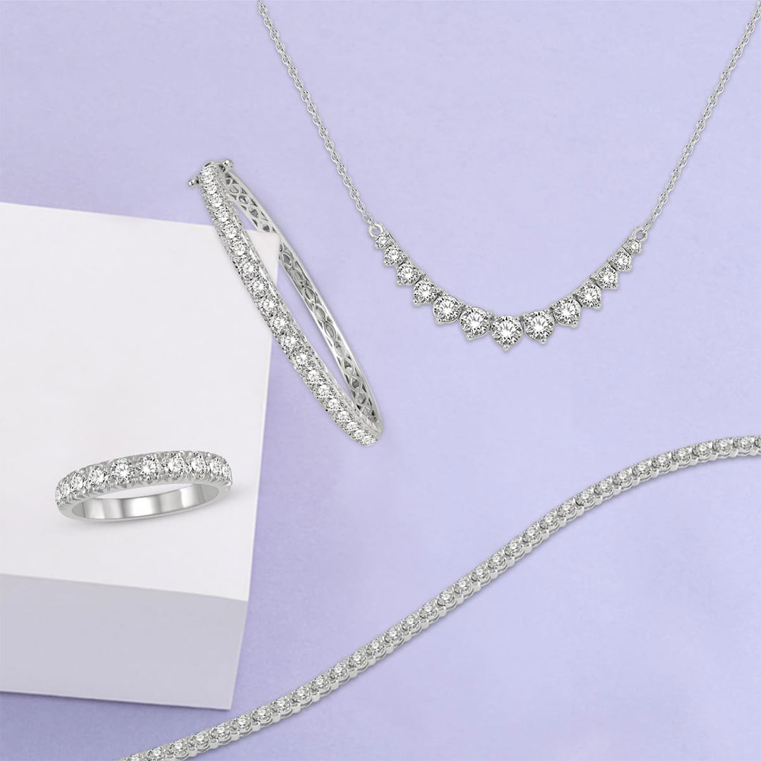 Find your unique style with our diverse selection diamond of jewelry! ✨
#diamondjewelry #diamondnecklace #smilenecklace #finejewelry #trendyjewelry #ASHIDiamonds