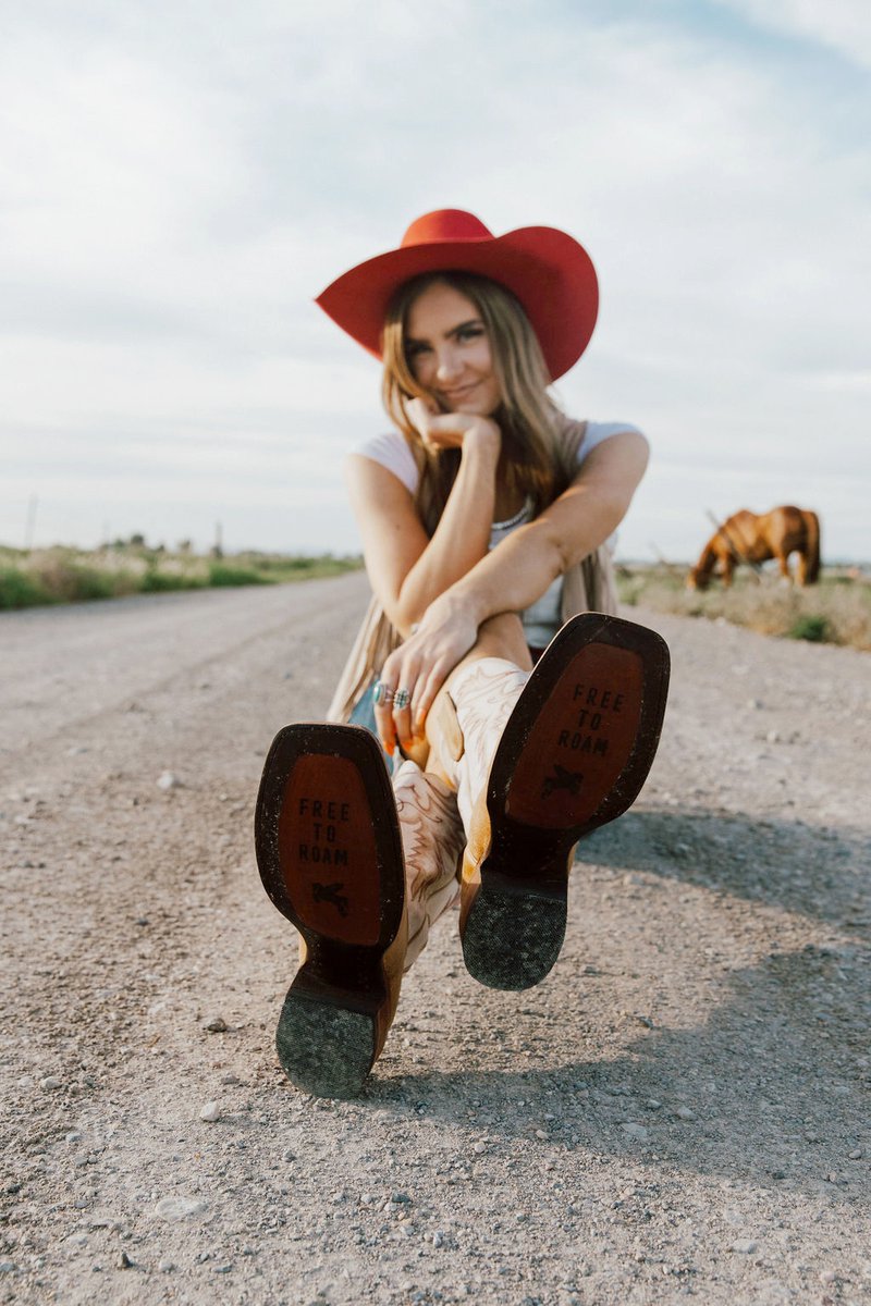 Idyllwind's tweet photo. The Bolder. The Better. #PerformanceBoots 💪
#Idyllwind #MirandaLambert #BootBarn #Boots #WesternFashion #WesternWear #Cowgirl #Country #CowgirlBoots #SpringFashion https://t.co/9NzbkdGQug