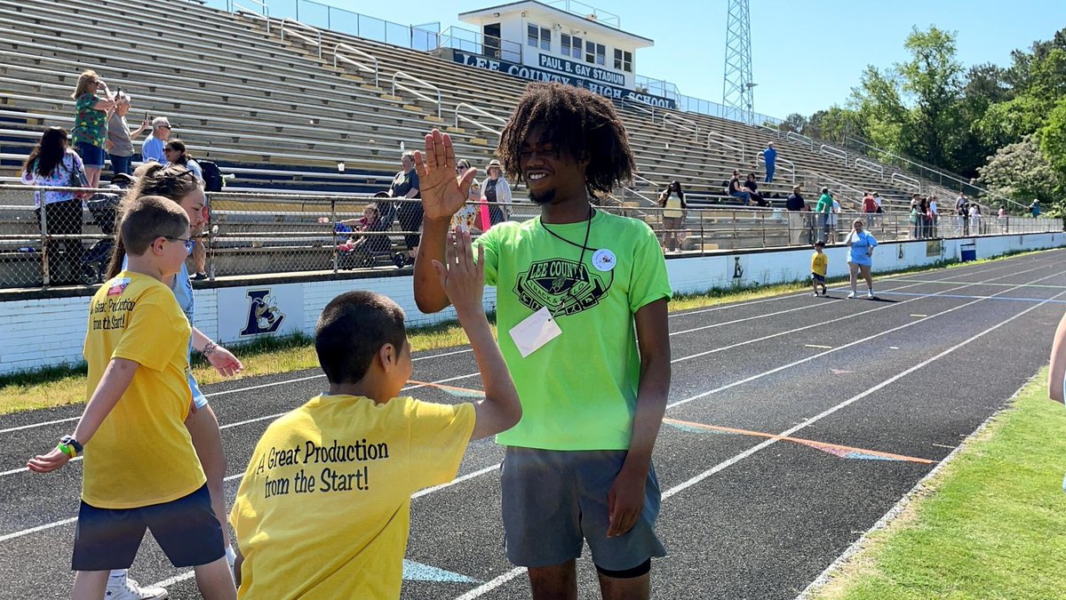 FuxMarissa's tweet photo. To know Jeremiah (or as I call him, Jerray) is to love Jeremiah. Enters the room, energy becomes lively. Speaks to others, passion &amp; resiliency echos from the walls. He is graduating! You did it! Proud of you always! Keep leading, keep growing. @MsJPeace_LCHS  @Coach_Greene79 https://t.co/Gj1LMspMTy
