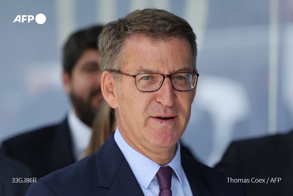 AFP's tweet photo. Opposition leader Alberto Nunez Feijoo, who polls suggest could be Spain's next prime minister, admitted Thursday he didn't speak English but brushed it off saying there were always "translators". 

https://t.co/c6w48SUjWy https://t.co/pld6YEn32t