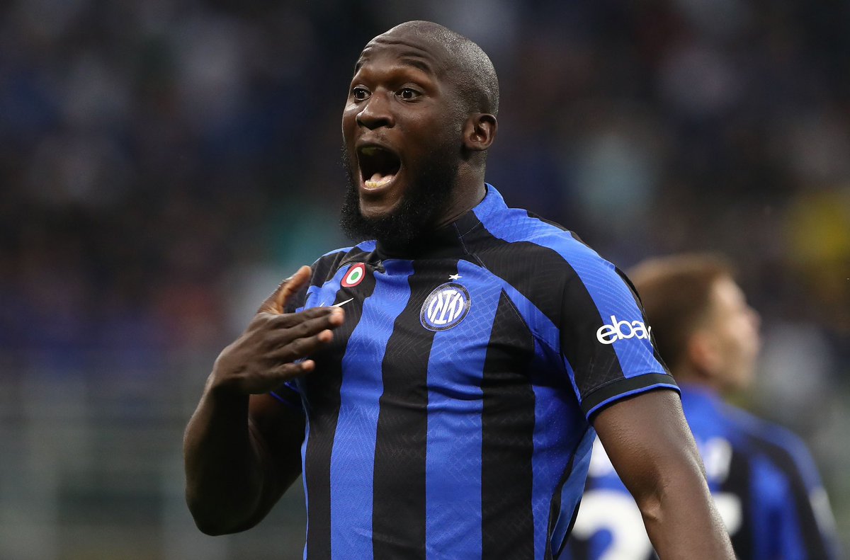 FabrizioRomano's tweet photo. No discussions took place in May for Romelu Lukaku between Chelsea and Inter despite reports. It will happen after the UCL final. 🚨🔵 #CFC

Understand Lukaku’s priority remains to stay at Inter next season. Up to the two clubs. But no decision before June 11. https://t.co/4ZfnkHsdpl