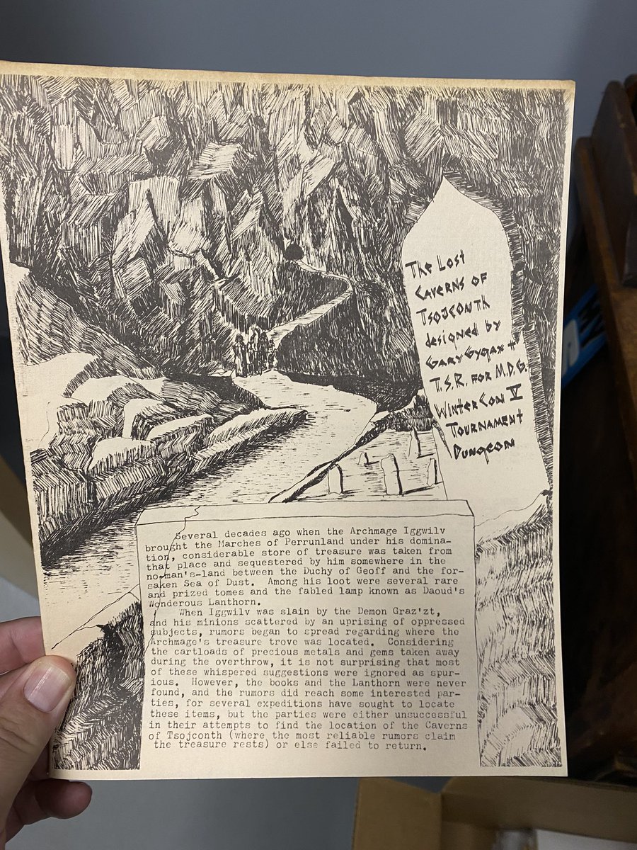 roll_advantage's tweet image. I can’t believe I got to hold this. It’s THE #dnd collectible to have. Incredibly rare and in amazing condition. #osr @hyperborea576 @appendix_n