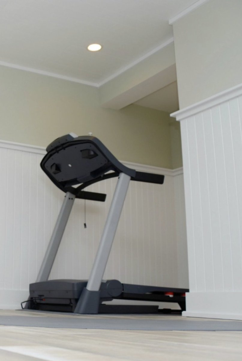 MyFixitUpLife's tweet photo. One of the most popular projects at MyFixitUpLife? 

Finishing a basement as a home gym, hobby space, or media room.   

👉See this basement renovation before and after: https://t.co/gcU0BFm5jP 

#homegym #basment #homeimprovement #fitness #beforeafter #diyprojects https://t.co/G4gJfnpYlZ