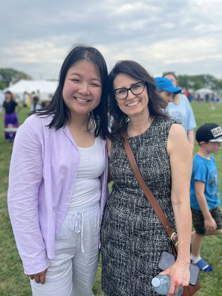 DTChau's tweet image. Wow how time flies! Bumped into my former (and among my favourites) elementary &amp;amp; junior high teachers at the #WSDPowWow! Feels like yesterday, I was in their classes! 🥹💞