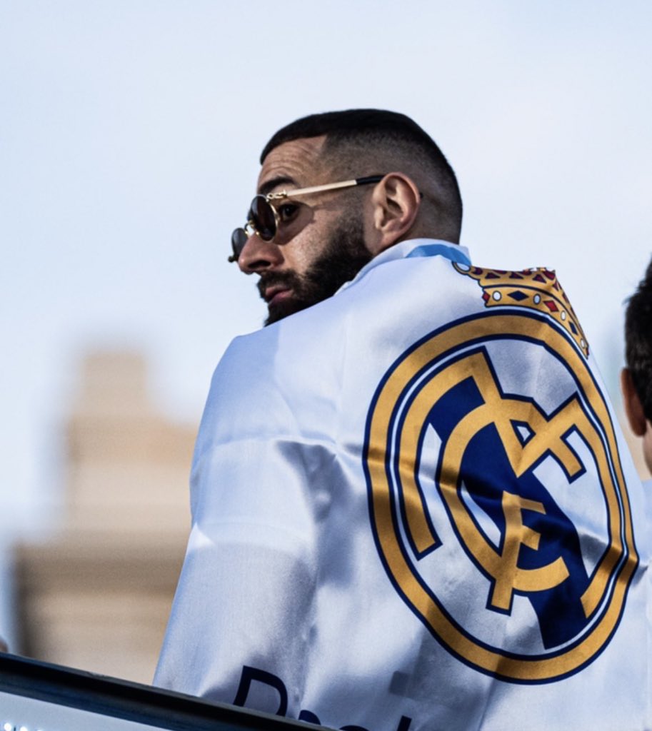 a7maad_mas's tweet photo. موضوع التضحية بـ 200 مليون يورو لأجل الاستمرار موسم اخر في ريال مدريد لازم ما يمر مرور الكرام ، شخصية استثنائية بكل شيء كريم بنزيما. https://t.co/6oSkxuctqm