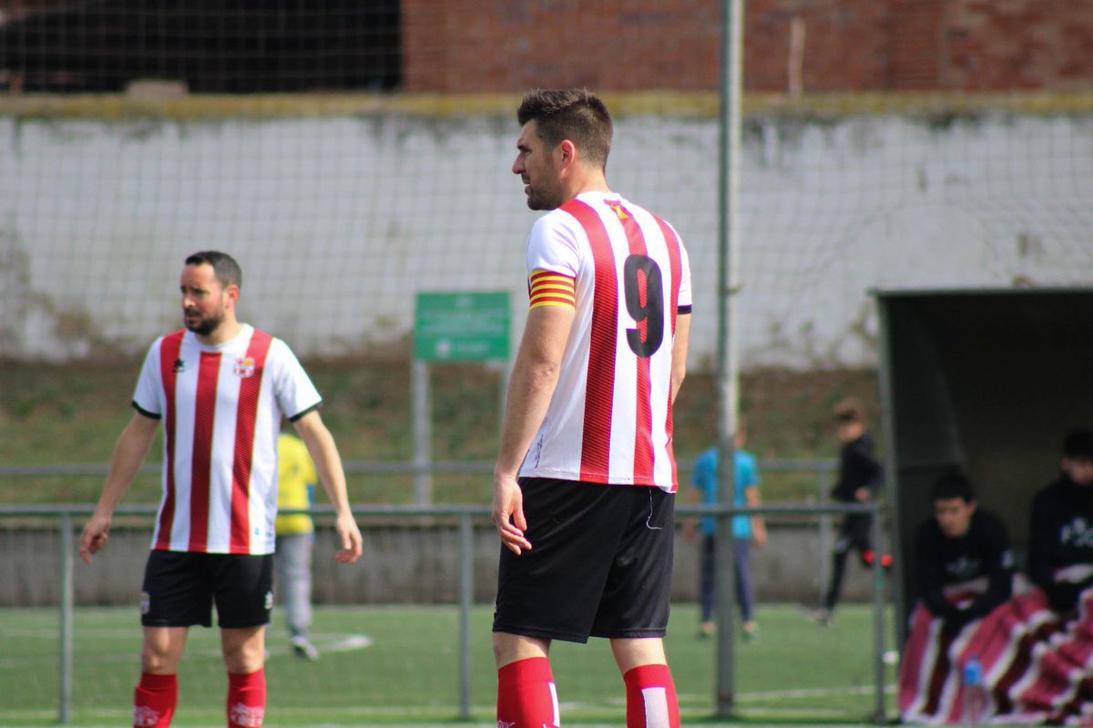 El jugador del Primer Equip, Roger Matamala ha decidit penjar les botes.

Sortit del nostre futbol base tenint una trajectòria de mèrit passant per clubs com el Barça i l’Espanyol, jugarà el seu últim partit aquest diumenge al Municipal de Cardedeu.

💪🏻Acomiadem-lo com es mereix!