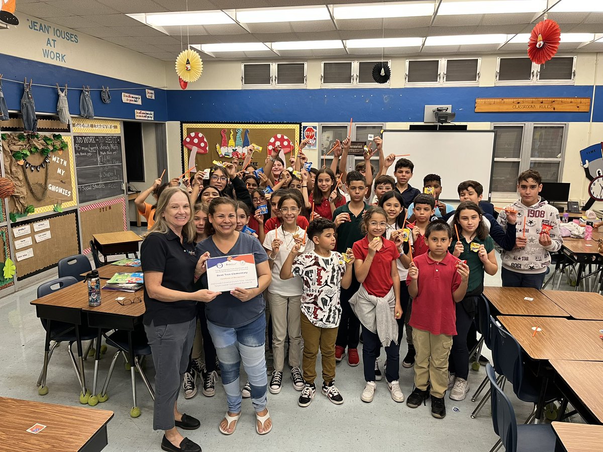 MEtweedy's tweet photo. On behalf of EduSmart &amp; the Dept. of Science, congrats to  the 2023 “Smart Cookie” competition Runner-Up for the South Region - Bent Tree Elementary. Shout out to Ms Pou, her team &amp; the Gr5 students!  @EduSmartScience @MDCPSSouth @MDCPSSci @NestorEMarcia @AileenVega123 https://t.co/SqHqoWMp5g