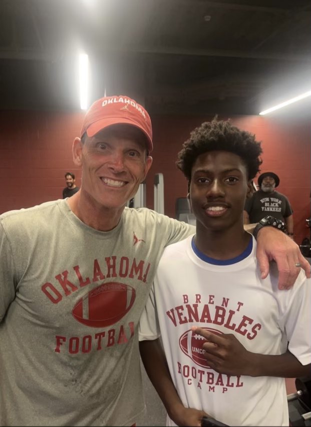 rileedrew_'s tweet photo. Rocked out at @OU_Football  camp Youngest kid out of only a few campers invited on a campus tour and to speak with @CoachVenables it’s up! @CoachXBrew @JayValai JP Losman @CoachRufus42 @CoachTedRoof @Tanner_Schafer9 @AlPopsFootball @borntocompete @najehwilk @tr3yesimmons https://t.co/eEBidfXXyS