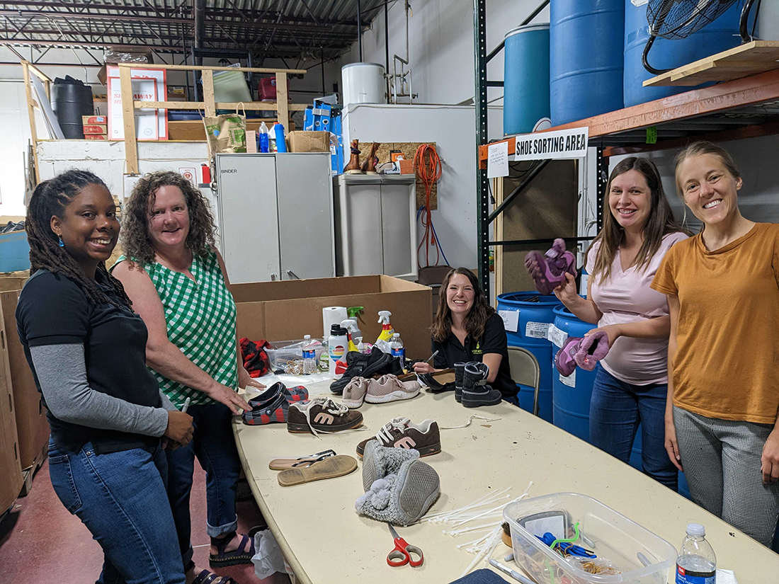 EveryMealOrg's tweet image. Last week, our Program took a field trip to volunteer at @goodinthehoodMN's Shoe Away Hunger program! They learned a lot about different types of shoes and Good in the Hood's work supporting the community. Hooray team!

#EveryMeal #TeamBuilding #Volunteering #Nonprofit