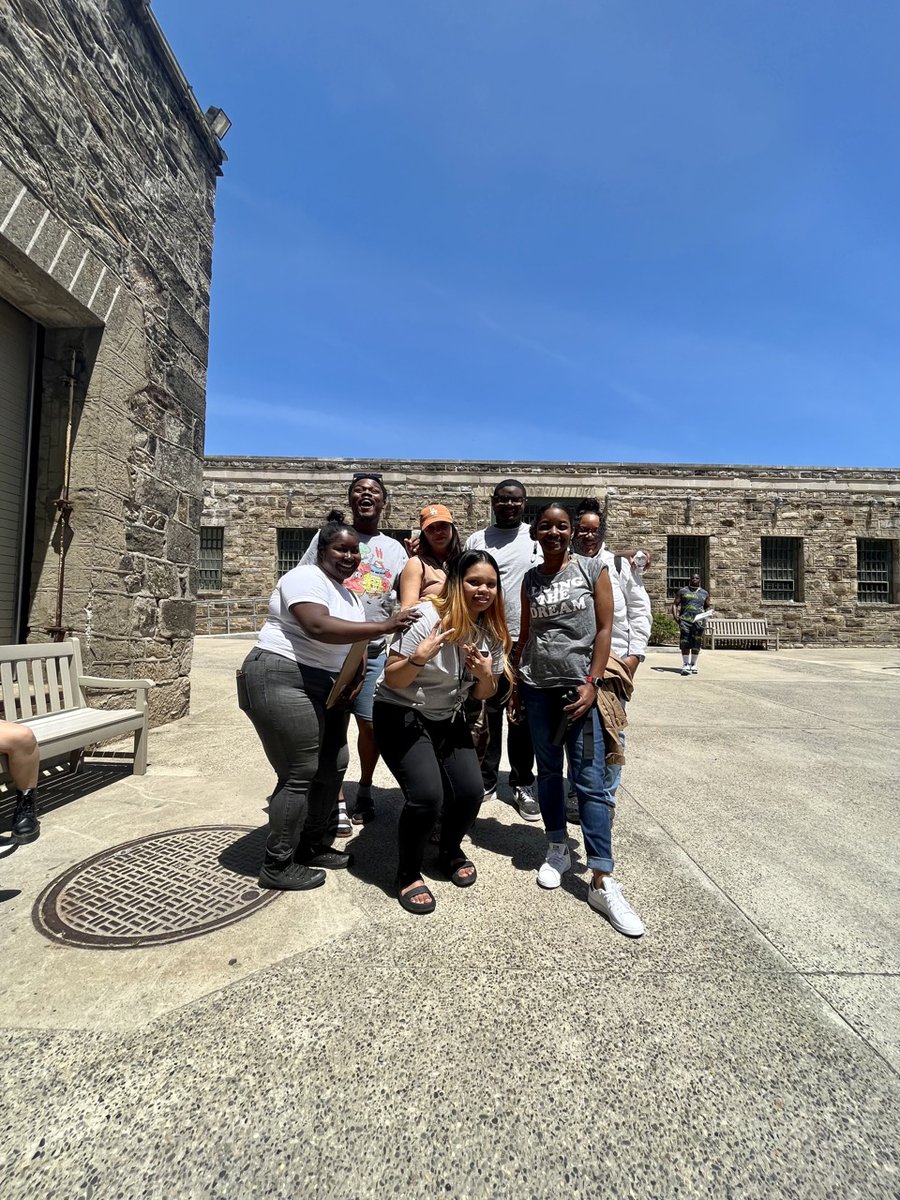 CareNotControl's tweet photo. #PerformingStatistics recently hosted youth to celebrate #FreedomConstellations. Our youth got to visit @cherrystpier to see the #NoKidsinPrison exhibition, along with @easternstate and other sites to see the stunning billboards and banners that make up this project! 🤗🥳🥳 https://t.co/uOe5atdBKn