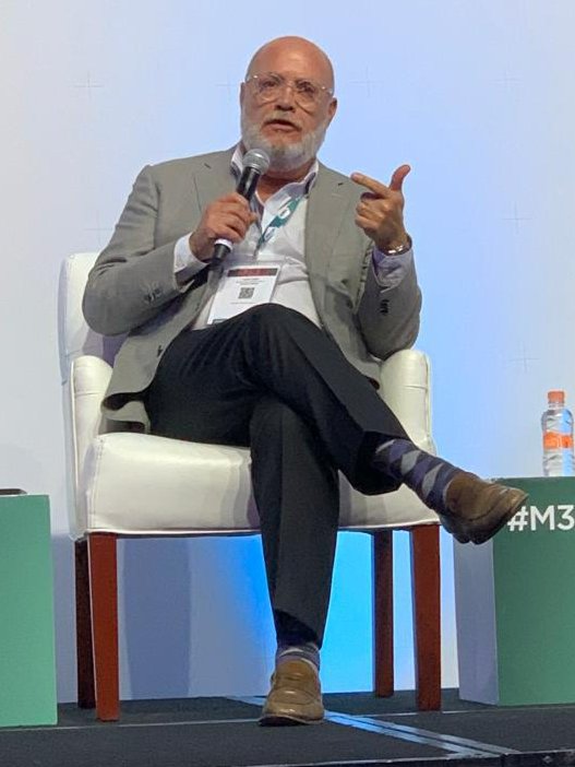 #M360 | Viene una hiperaceleración en los procesos de #TransformaciónDigital. Vendrán nuevos disruptores en el mercado y habrá una creación y reinvención de puestos de trabajo; no van a desaparecer, van a evolucionar, señaló <a href="/felipelabbe/">Felipe Labbe</a>, Director General de <a href="/Globalhitss/">GLOBAL HITSS</a>.