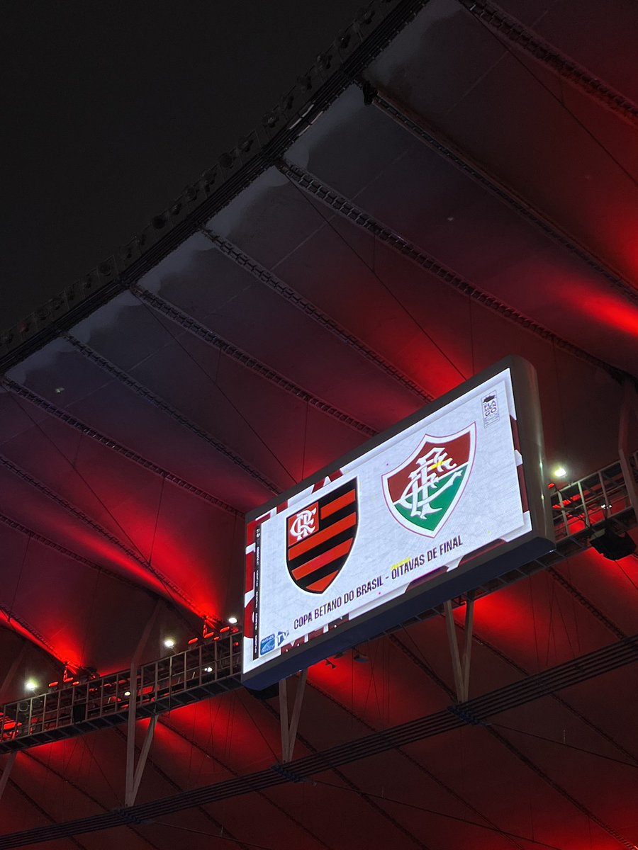 maracana's tweet photo. O Mais Charmoso na Casa do Inesquecível! Hoje tem #FlaFlu445 🇦🇴🇭🇺 https://t.co/i63vCErxDJ