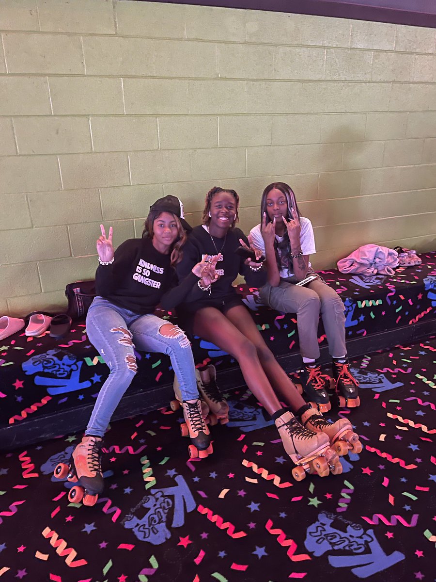 DubCLions's tweet photo. #TheNewEraClassOf2023 DAY 2 of #SeniorWeek at Kate’s Skating Rink! The theme for the day was "Senior Pride."
#ThrowbackThursday 5.23.23 
#DubCDestinationGraduation 
#expectationofexcellence #LionPrideNationwide #neveradullmomentatthedub #oohtobeaLION https://t.co/Grob1K0rin