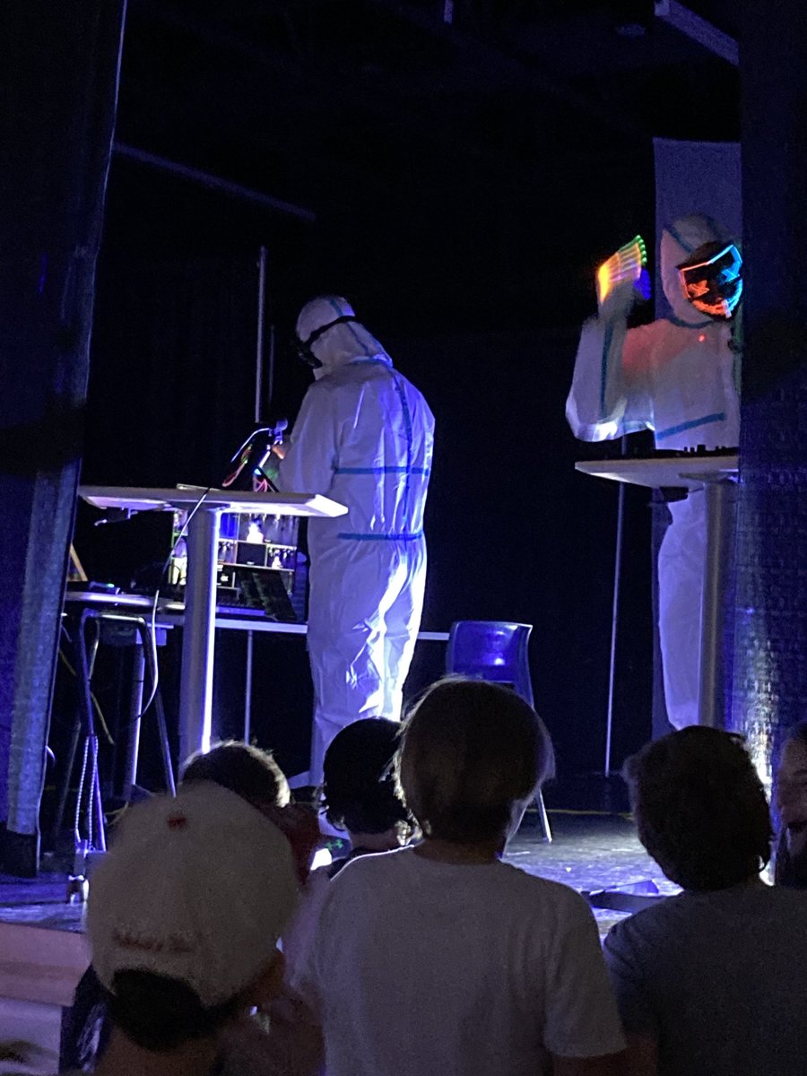 MaplehurstMS's tweet image. The DJs are rocking the dance! #HuskyPride