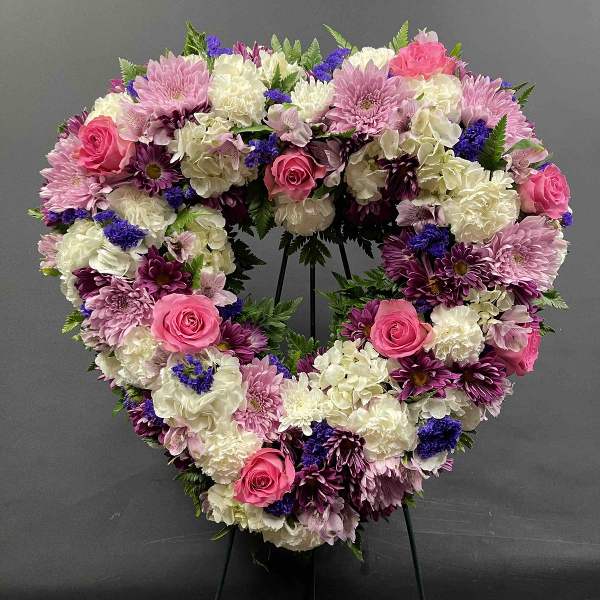 SteinFlorist's tweet photo. Lots of beautiful things were made today. 💖
.
.
#steinflorist #steinyourflorist #flowers #florist #flowershop #floristry #shopsmall #shoplocal #smallbusiness #phillyflorist #philadelphiaflorist #NJflorist #heart #flowerheart #love #beautiful #sympathyflowers https://t.co/rKTf07K34L