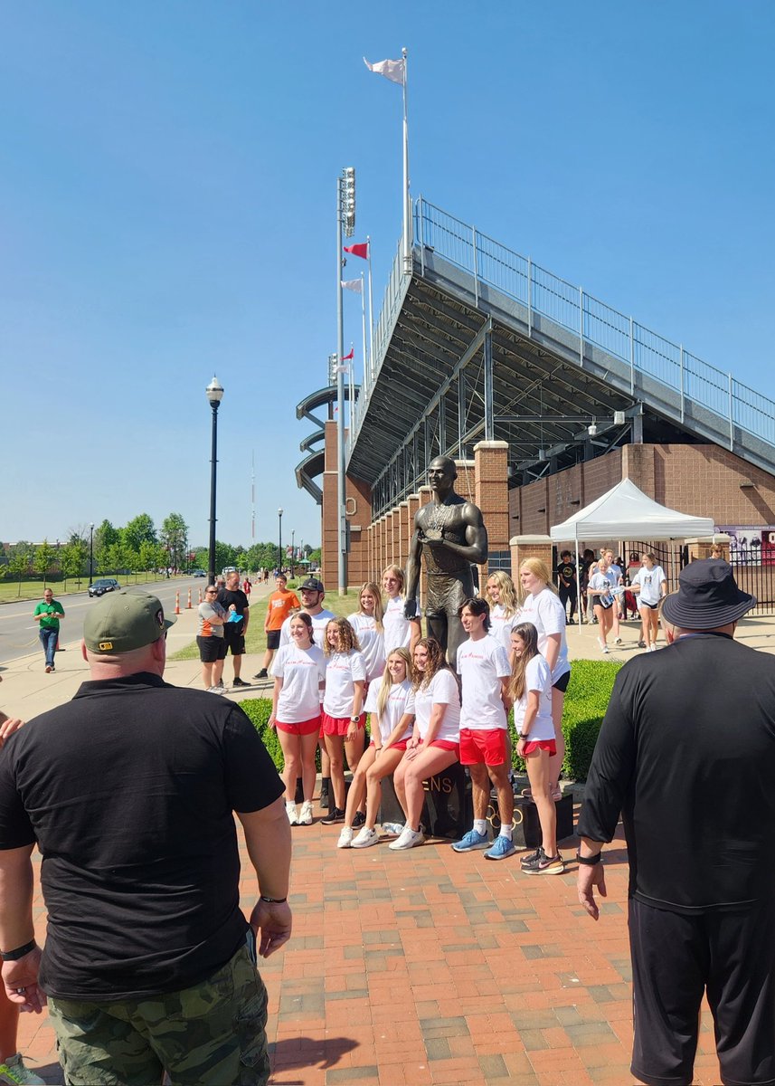 #OHSAA TRACK AND FIELD: Final preparations underway for this weekend's state tournament at Jesse Owens Memorial Stadium!

➡️ Schedules, parking, tickets, streaming info, and more: ohsaa.org/Sports-Tournam…