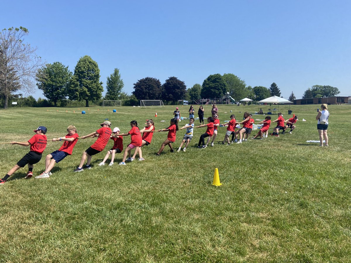reed5foxes's tweet photo. #fifthgradepicnic #tugofwarchamps 💪🏼 #heyyyymacarena #thankspto https://t.co/rjzzzNNmhK