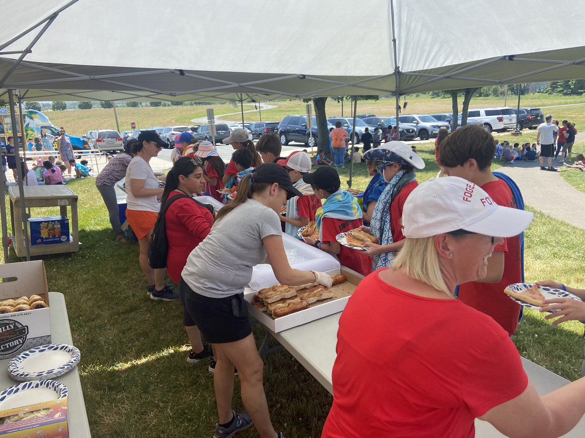 reed5foxes's tweet photo. #fifthgradepicnic #tugofwarchamps 💪🏼 #heyyyymacarena #thankspto https://t.co/rjzzzNNmhK