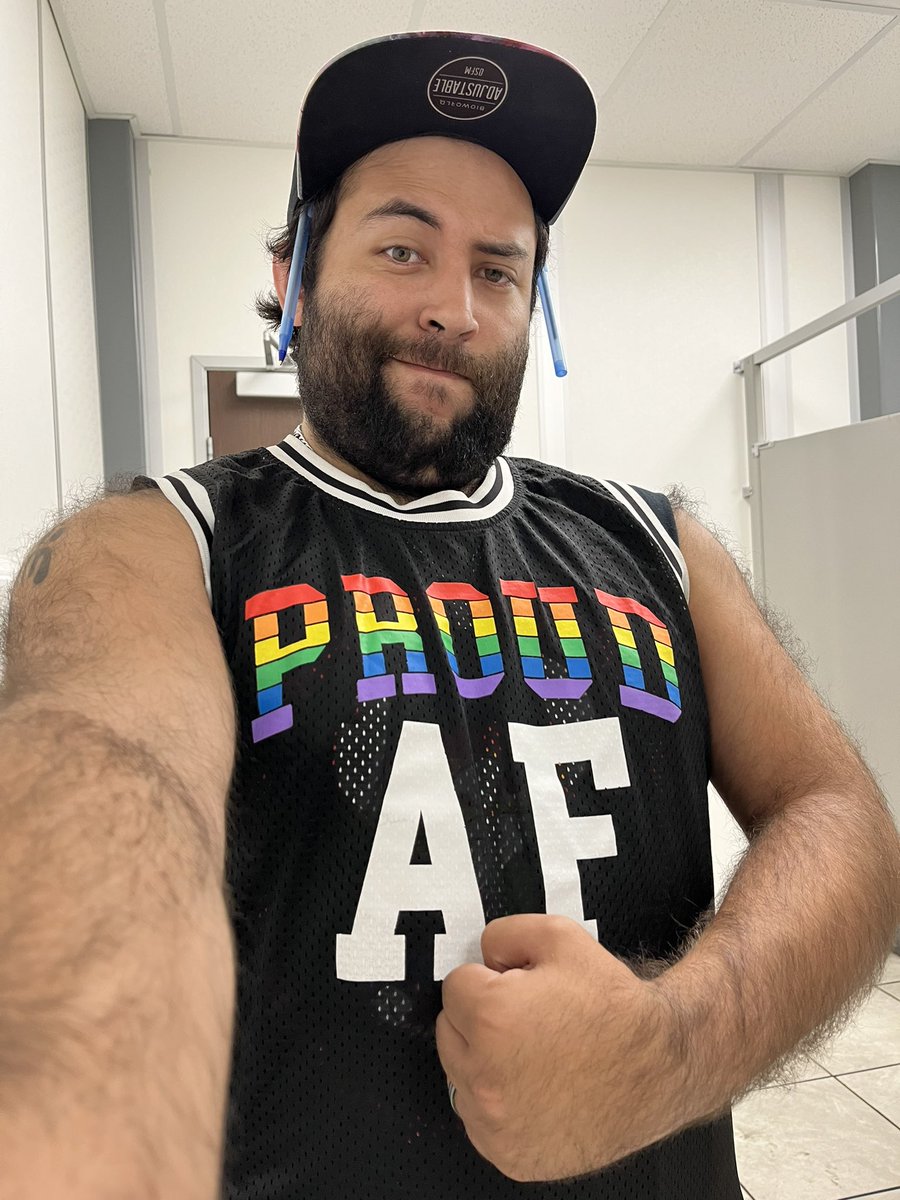 BE PROUD AND NEVER BE AFRAID OF WHO YOU ARE!

I love you all equally… 🏳️‍🌈🏳️‍⚧️
#furry #GayPrideMonth #gaybear 
#furryartist #furrycommunity