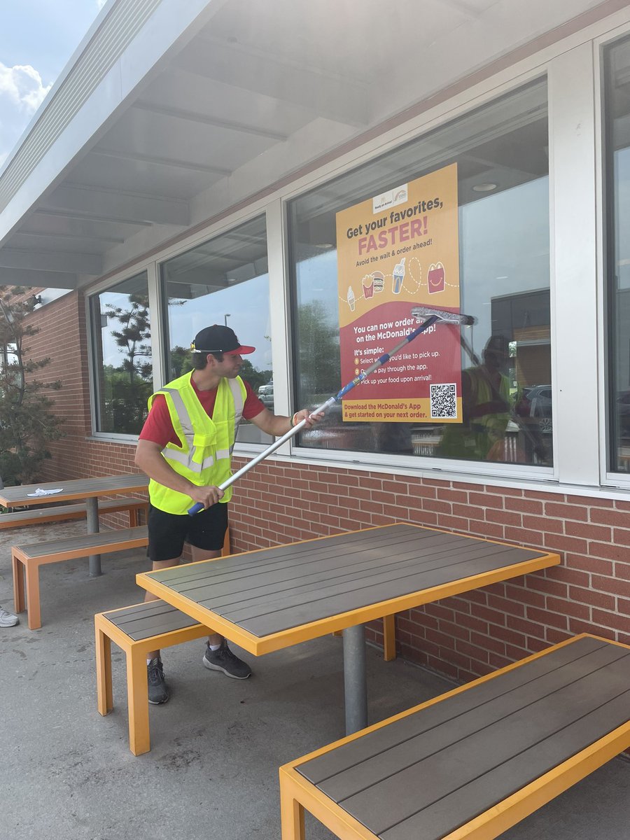 The Mustangs spent their off day with our friends from the United Way &amp; McDonalds.

Players greeted guests, served food, cleaned, and had all kinds of fun. A portion of the lunch sales went to the United Way and the great things they do for our community.