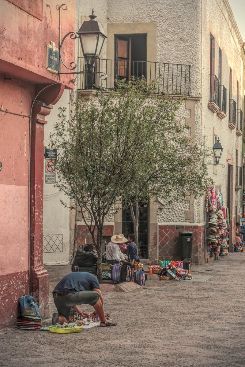 Historias capturadas...
.
.
.
.
.
.
.
.
.
.
.
.
.
.
#Querétaro #México #centrohistórico #queretaLOVE #momentos #vidas #canonphotography  #canon #50mm #photography  #photo #photographer  #photography  #PhotographyIsArt