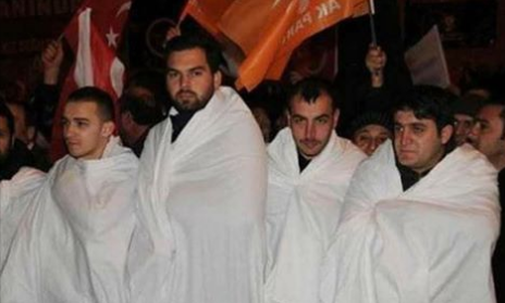 Ülke genelinde fakirlik kutlamaları devam ediyor... #ZamGeldi