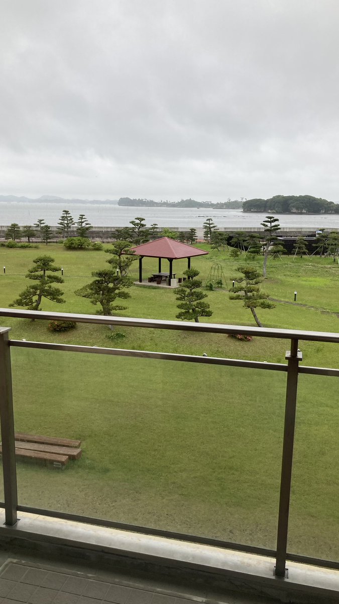 image_cruiser's tweet photo. 修学旅行２日目
てるてる坊主のかわりにアンパンマンの力で雲をそらしてくれーー｡ﾟ(ﾟ´ω`ﾟ)ﾟ｡ https://t.co/KUi49RsaYL