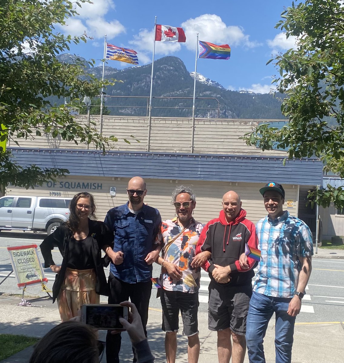 Pride month is underway in @Squamishtown 📸@rocket_writer This flag represents acceptance at Squamish Municipal Hall. All are welcome wearing whatever clothing works for you, whatever your hair style, all sexual orientations and any skin colour.