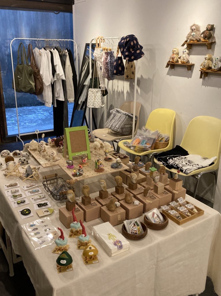 hohozakka's tweet photo. はんなりho-ho-展
京都にふくろう雑貨大集合🦉

本日6月2日(金)12時より開催いたします。

大雨の為JRが運転見合わせの可能性もあるとの事ですので、ワークショップを予定されている方も、当日納品予定の作家さんも無理のない範囲でご予定ください😌

#はんなりhoho 

https://t.co/wYc0zXDpnq https://t.co/tmASq1pSyT