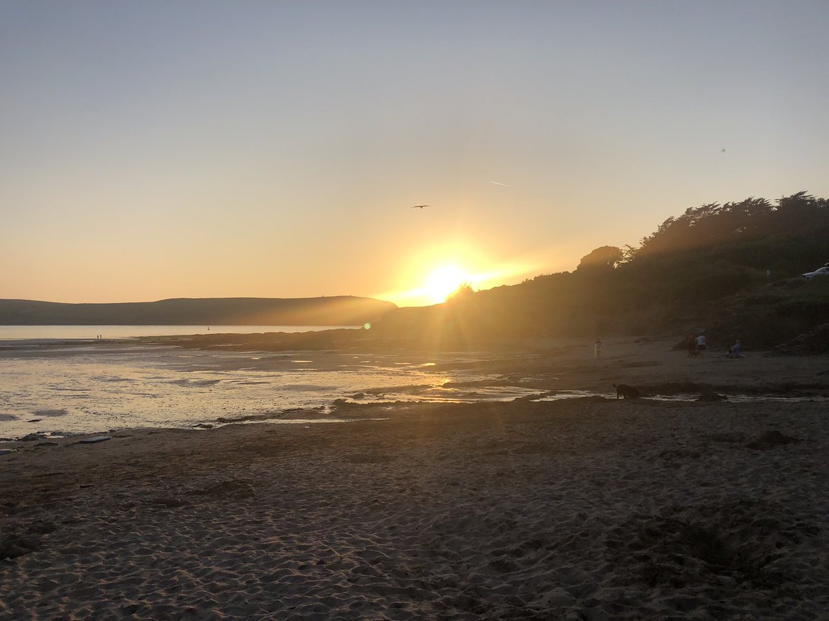 Our local #DaymerBay this evening ❤️ Beautiful #NorthCornwall #dogfriendly (as are we) 🥰