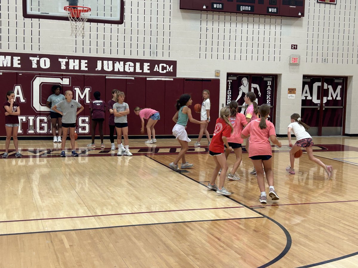 acmladytigerbb's tweet image. Day 3 in the books for the Lady Tiger basketball camp! The girls competed well today‼️Bring your energy tomorrow for the last day! #Morefun2Have 🏀🏀🏀#ItsNotOverYet