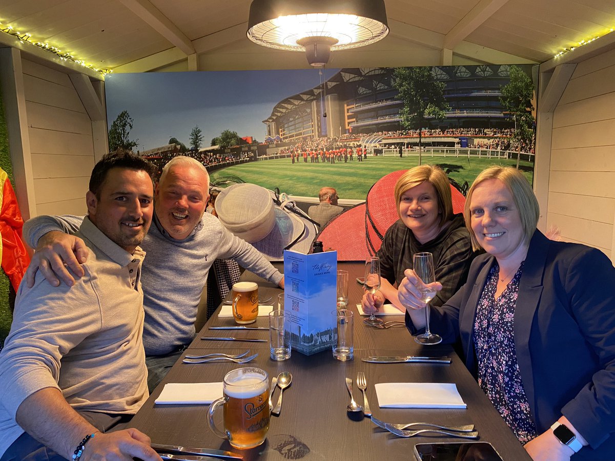 Lovely evening out tonight with beautiful friends enjoying amazing food at the Winery 💙