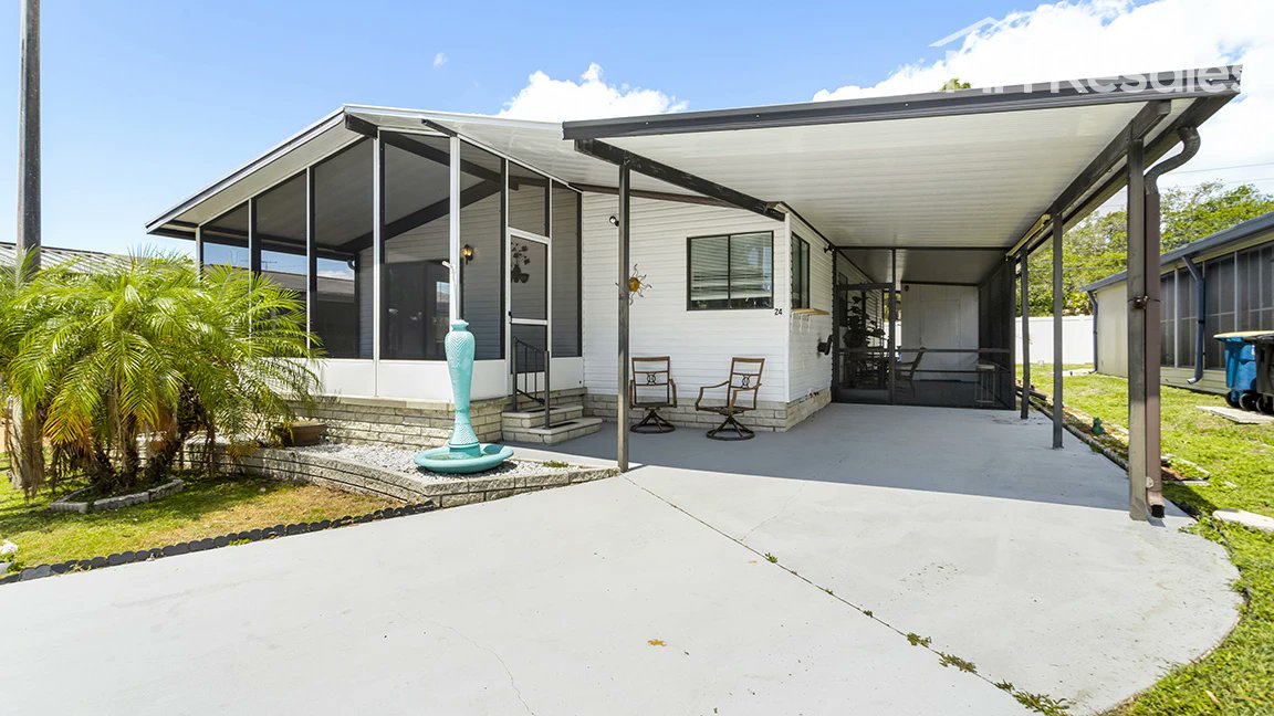 mhresales's tweet photo. 🔥 NEW -  $129,900 / Beautifully Renovated Jacobsen Home 5 Star Dog Friendly
➡️ https://t.co/ifoglKSJ8m

#clearwaterhomes #clearwaterfl  #pinellascounty #florida  #hometours #mobilehomeforsale #mobilehomesforsale #mobilehome #mobilehomes #manufacturedhome... https://t.co/Qw0SgGVmRH