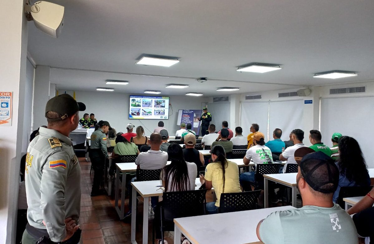 Departamento de Policía Caldas tweet media