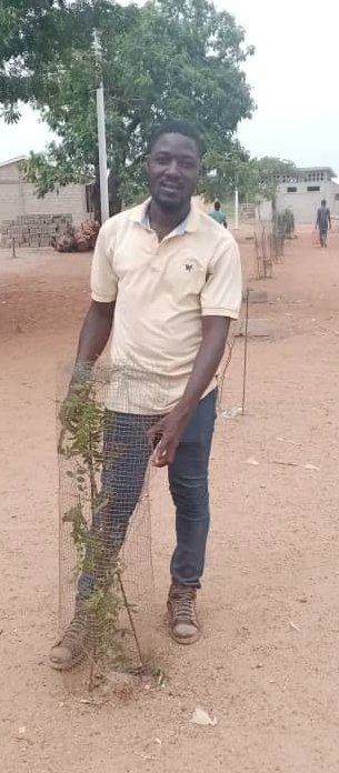 MBalagou's tweet photo. Qui plante #arbre,  contribue énormément à la lutte contre le #ChangementClimatique.
J'ai participé aux activités de reboisement dans les localités de KORENZOAGA et KPLABIAGA dans  la Préfecture de Cinkansé. Planter + protèger + suivre = Non au #CC.
#ANADEB, #COSO, #CRCC, #GIZ https://t.co/SCRbwcNK8I